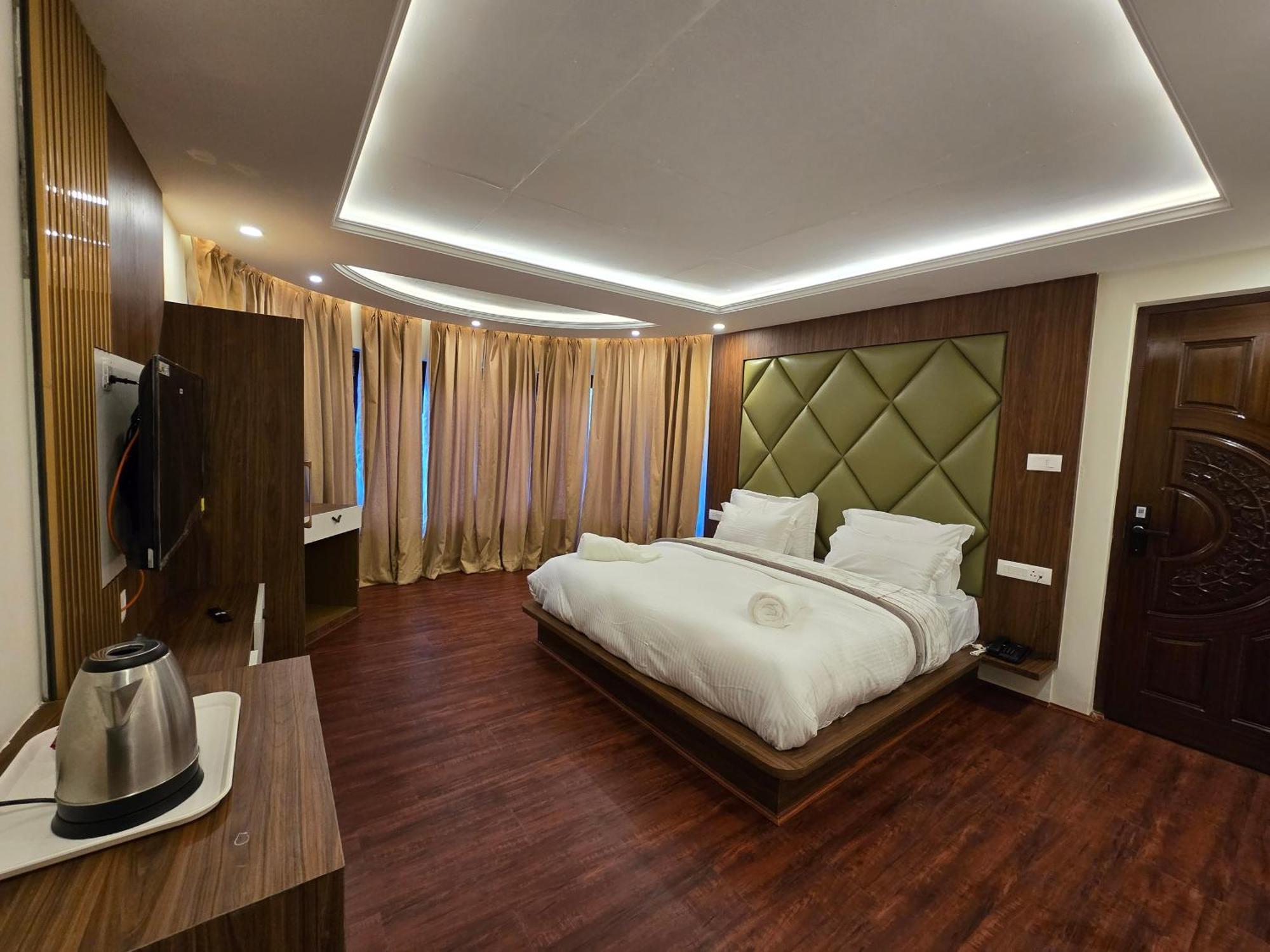 Hotel Premier Pahalgām Zewnętrze zdjęcie